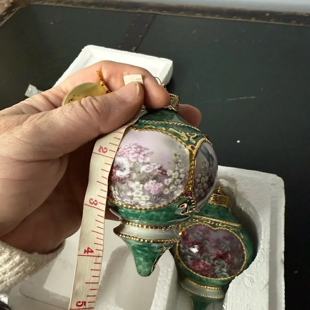 Vintage BRADFORD EDITIONS  Christmas The Sweet William Garden Pair Of Ornaments